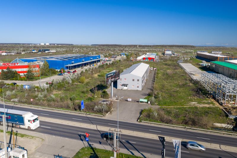 Vedere aeriană: hala de pe Șoseaua Odăii 58, lângă Centura Nord București, cu acces TIR din șosea